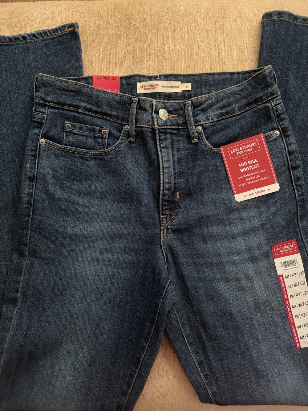 NWT Levi's Women's Bootcut Jeans in Dark Blue Denim